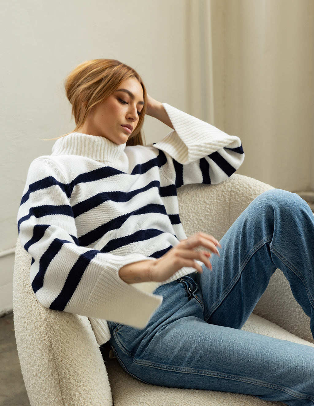 Cozy Cashmere Blend Stripe Turtleneck Sweater in Navy Stripe