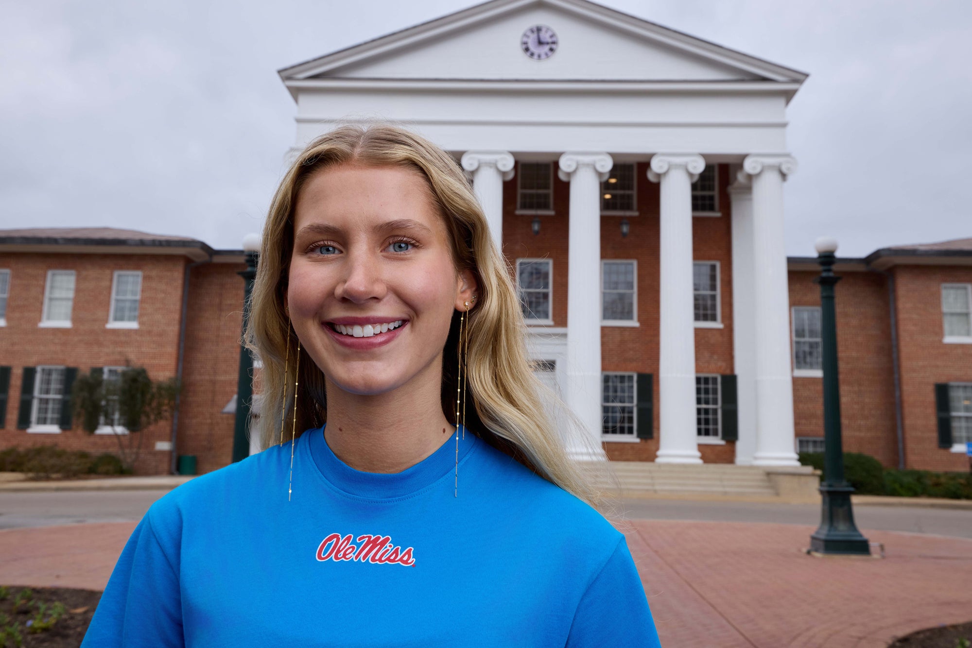 Ole Miss Logo Cloud Boxy Crop Womens Tee