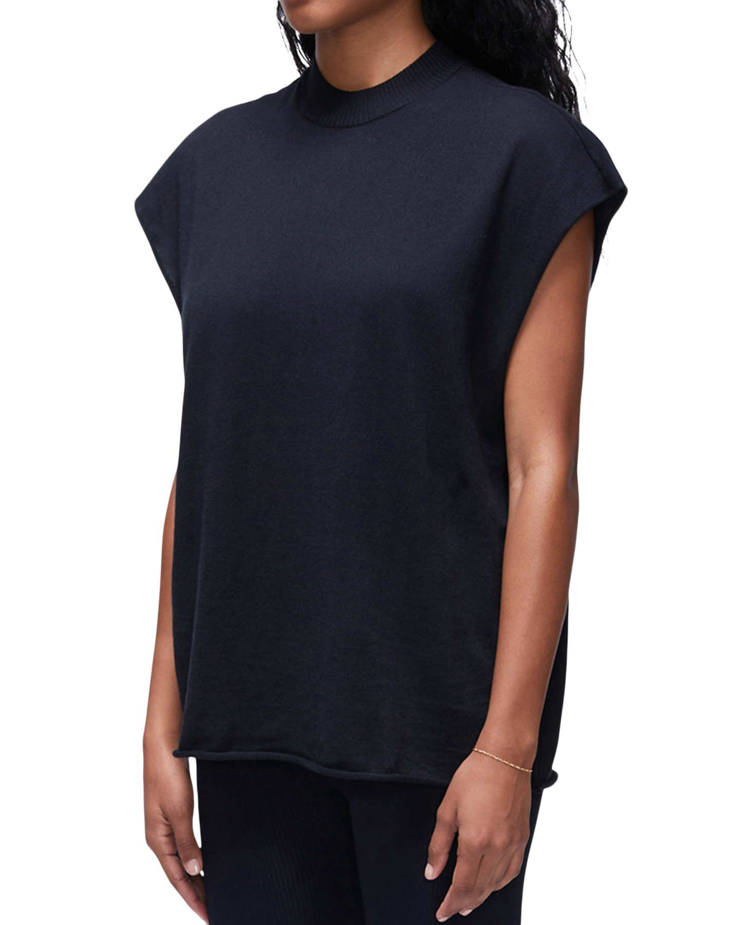 Cashmere Sleeveless Sweater in Black