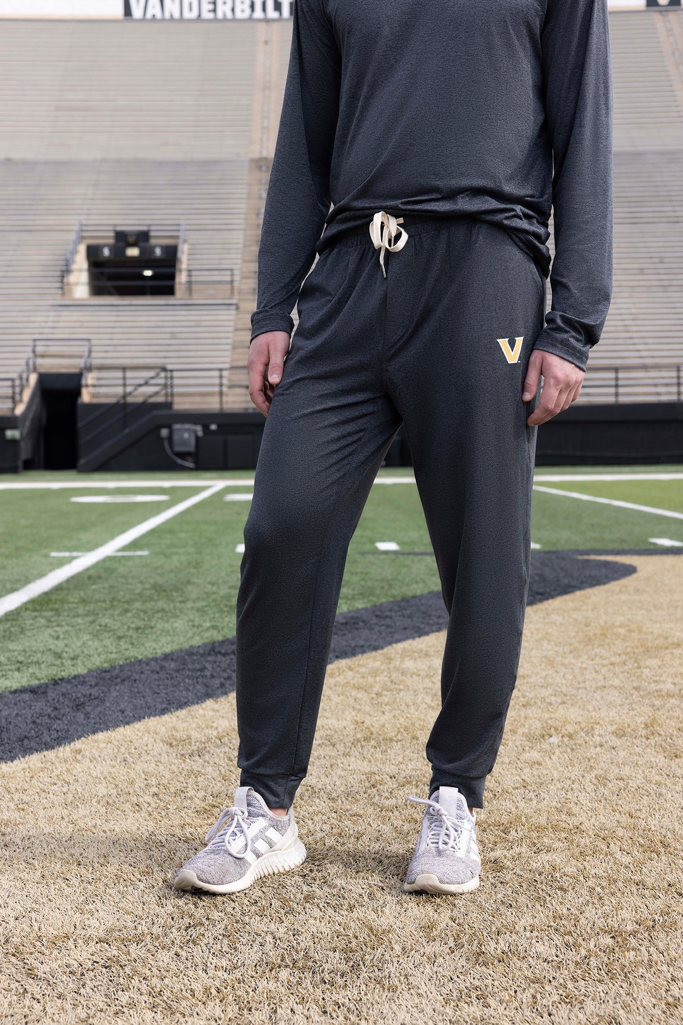 VANDY Logo FlowKnit Mens Jogger